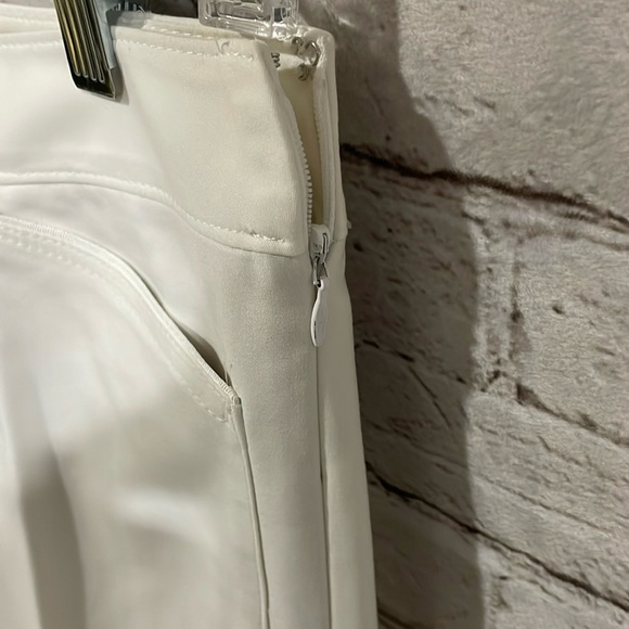 White House Black Market Flat Front Slim Ankle White Cream Size 6 - Picture 3 of 6